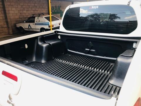 Mitsubishi L200 Triton 3.5 4x4 - Foto 6