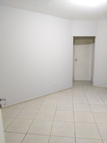 Apartamento 2/4 ótima localização /sem condomínio - Foto 4