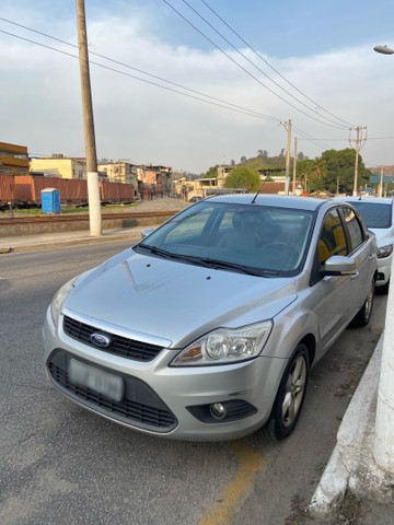 FORD FOCUS SEDAN 2010