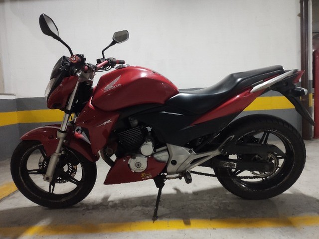 MOTO HONDA CB 300R