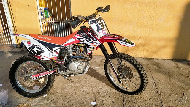 MOTO DE TRILHA