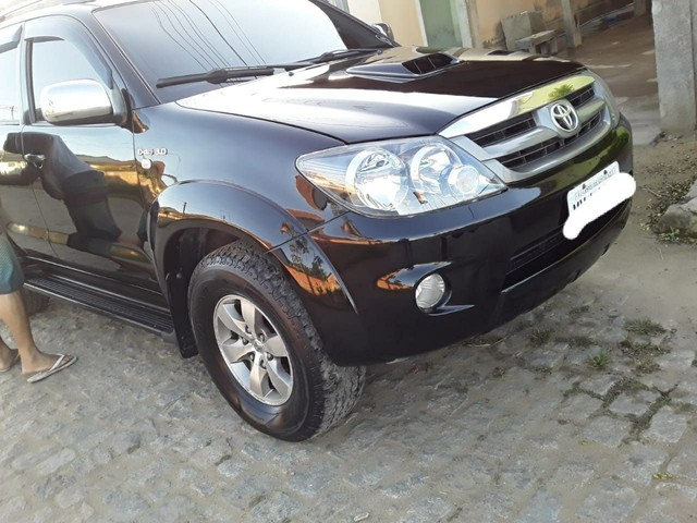 TOYOTA HILUX SW4