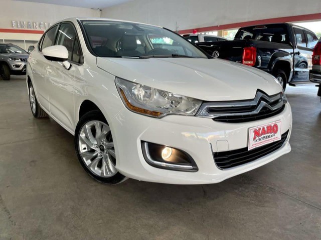 CITROËN C4 LOUNGE · SEDAN