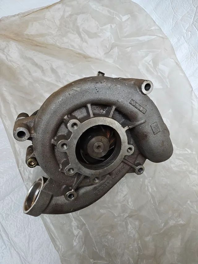 Escavadeira pa carregadeira liebherr bomba dagua nova original 10140016 - Foto 2