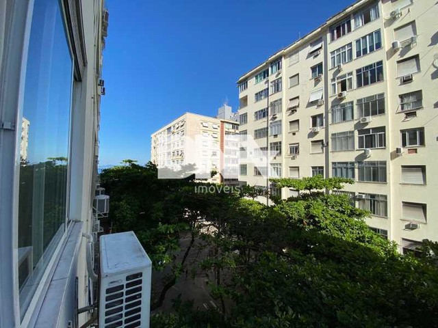 Apartamento - / Residencial / Copacabana