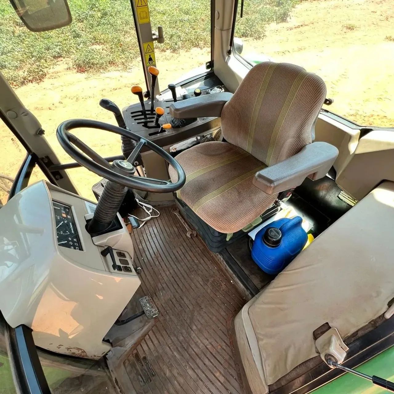 Trator John Deere 6110 J, bem conservado - Foto 2