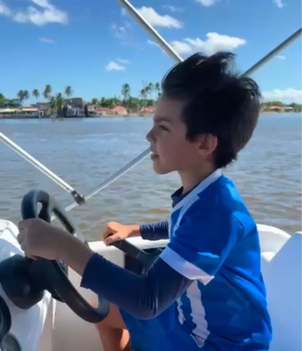 Embarcação Sport Fish - MOTOR 50HP 2t  Power-Trim - Foto 5