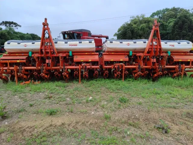 Plantadeira Kuhn - Conjunto Tandém, 20 Litros, 2 Kuhn PG 10000 Extra. Fabricação 2014