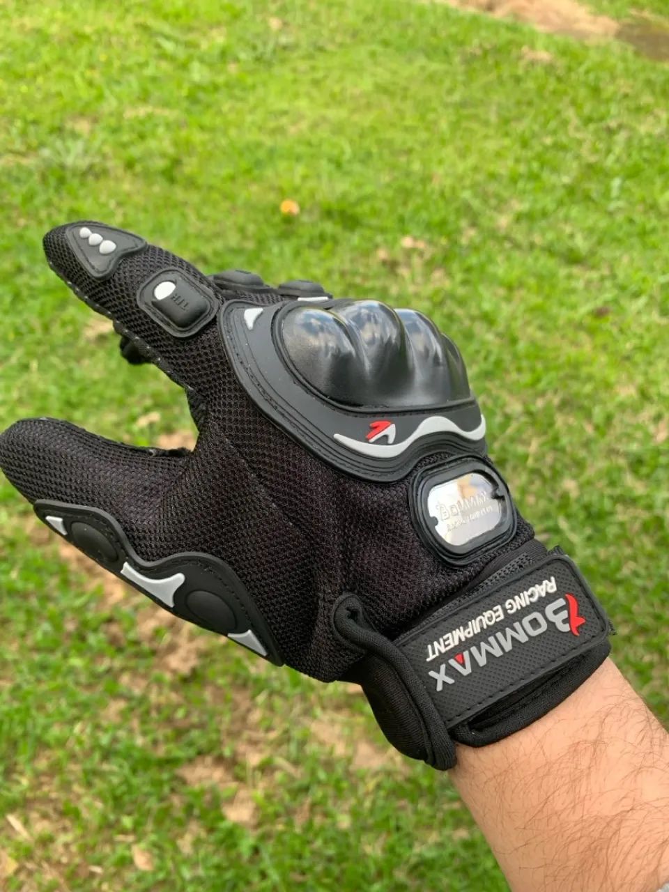 Luvas de Moto com Touch - Tecnologia, Conforto e Proteção na Palma da Sua Mão!