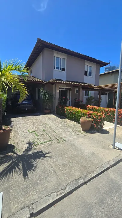 Casa em condomínio fechado com 4 quartos em piatã