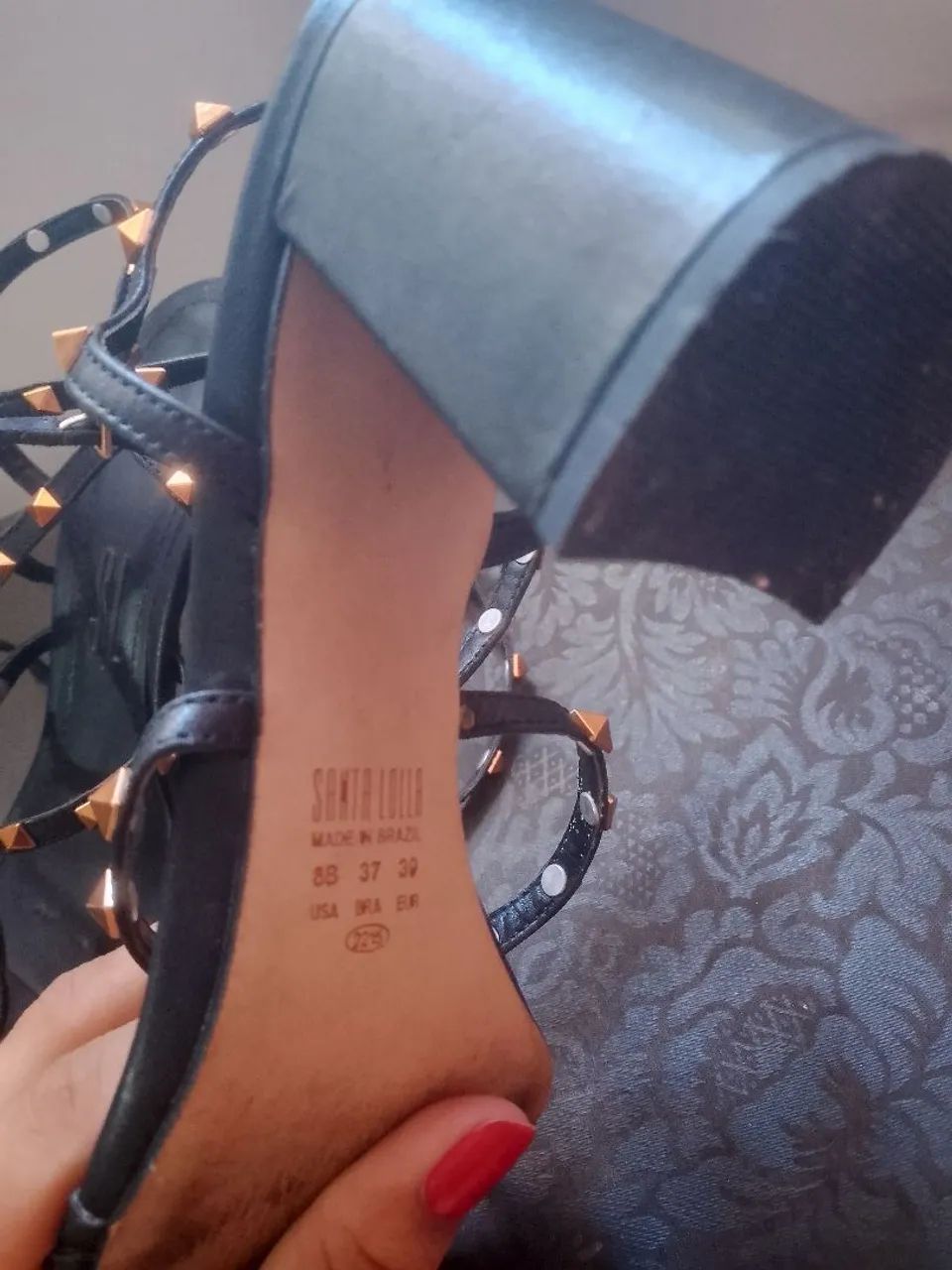 Sandália Feminina com Spikes - Elegância e Estilo - Foto 4