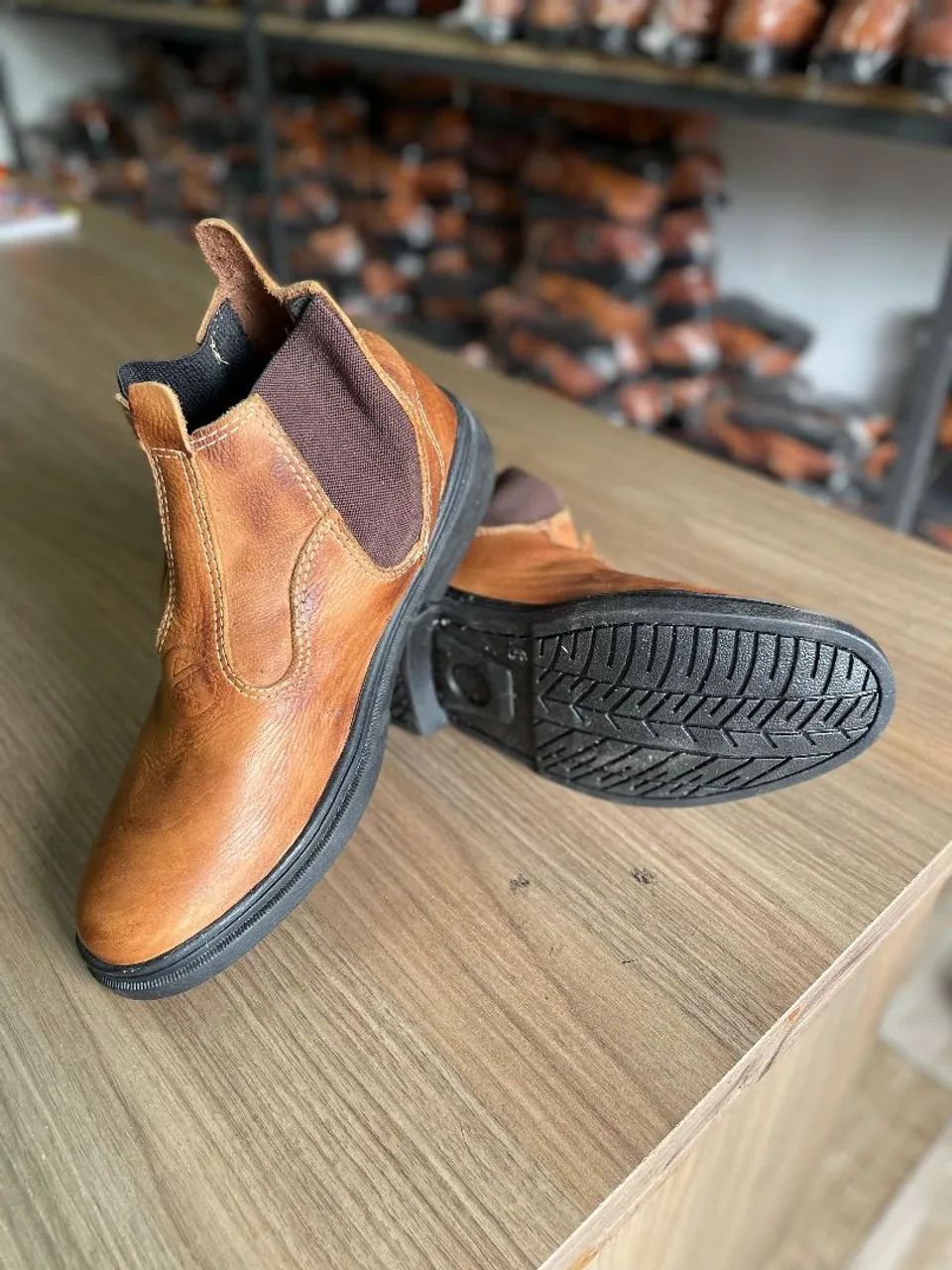 Bota de Couro Marrom - Conforto e Estilo- Atacado e Varejo  - Foto 3