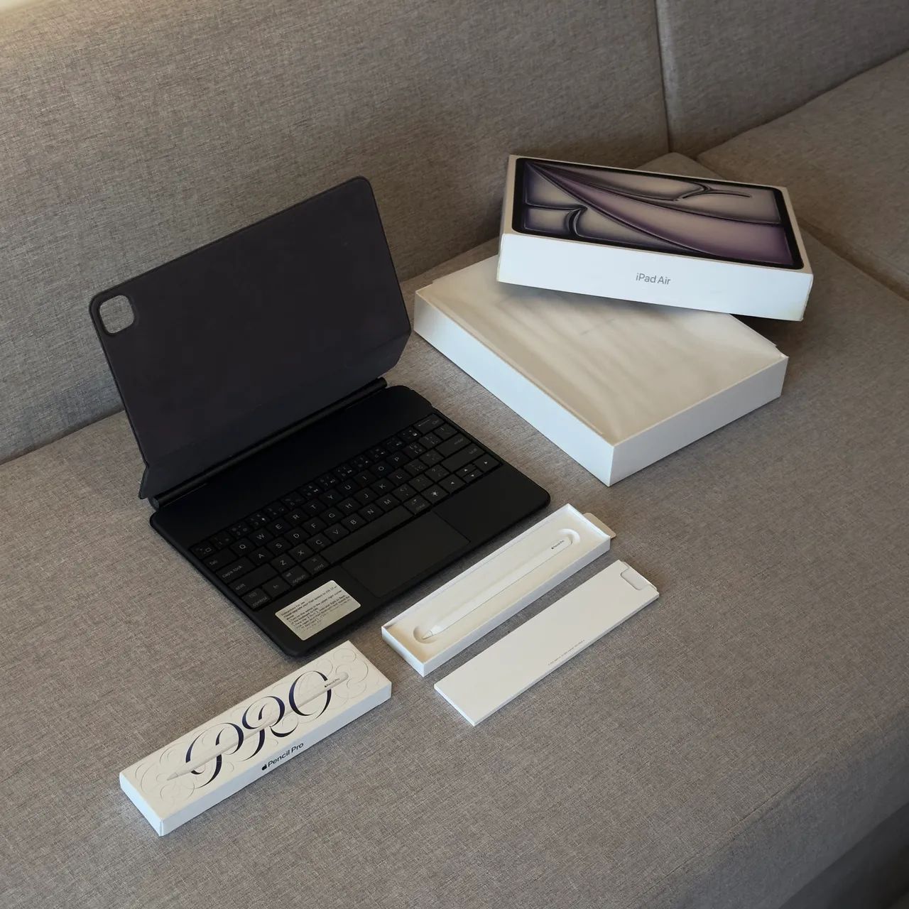 IPad M2 13 polegadas 128g + Apple Pencil Pro + Case com teclado 