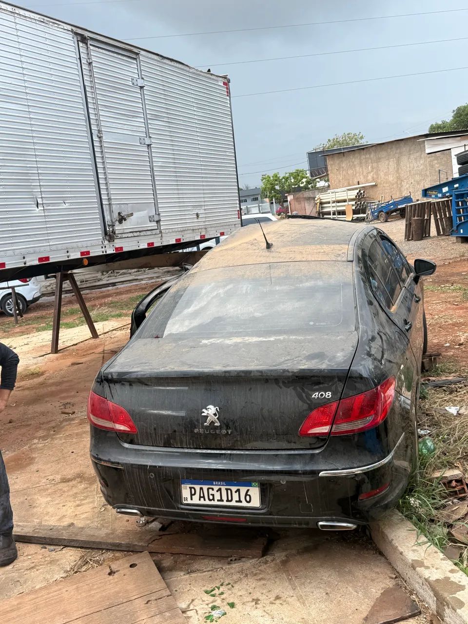 Vendo Peugeot batido pra retirada de peça funcionando tudo perfeitamente - Foto 2