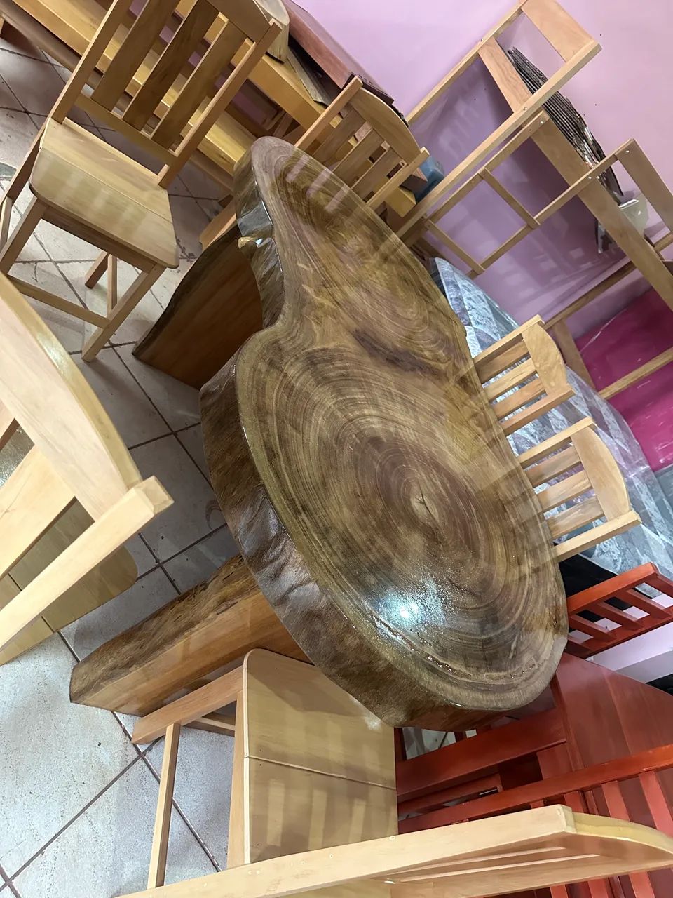 Mesa em peça única 6 cadeiras nova  - Foto 5