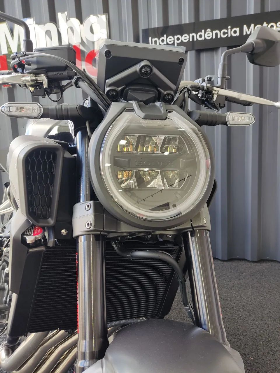 CB 650R E-CLUTCH  - Foto 3