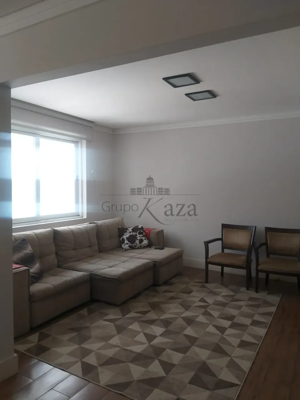 Oportunidade - Casa em Condomínio - Quinta das Flores - 5 Dormitórios - 700m².