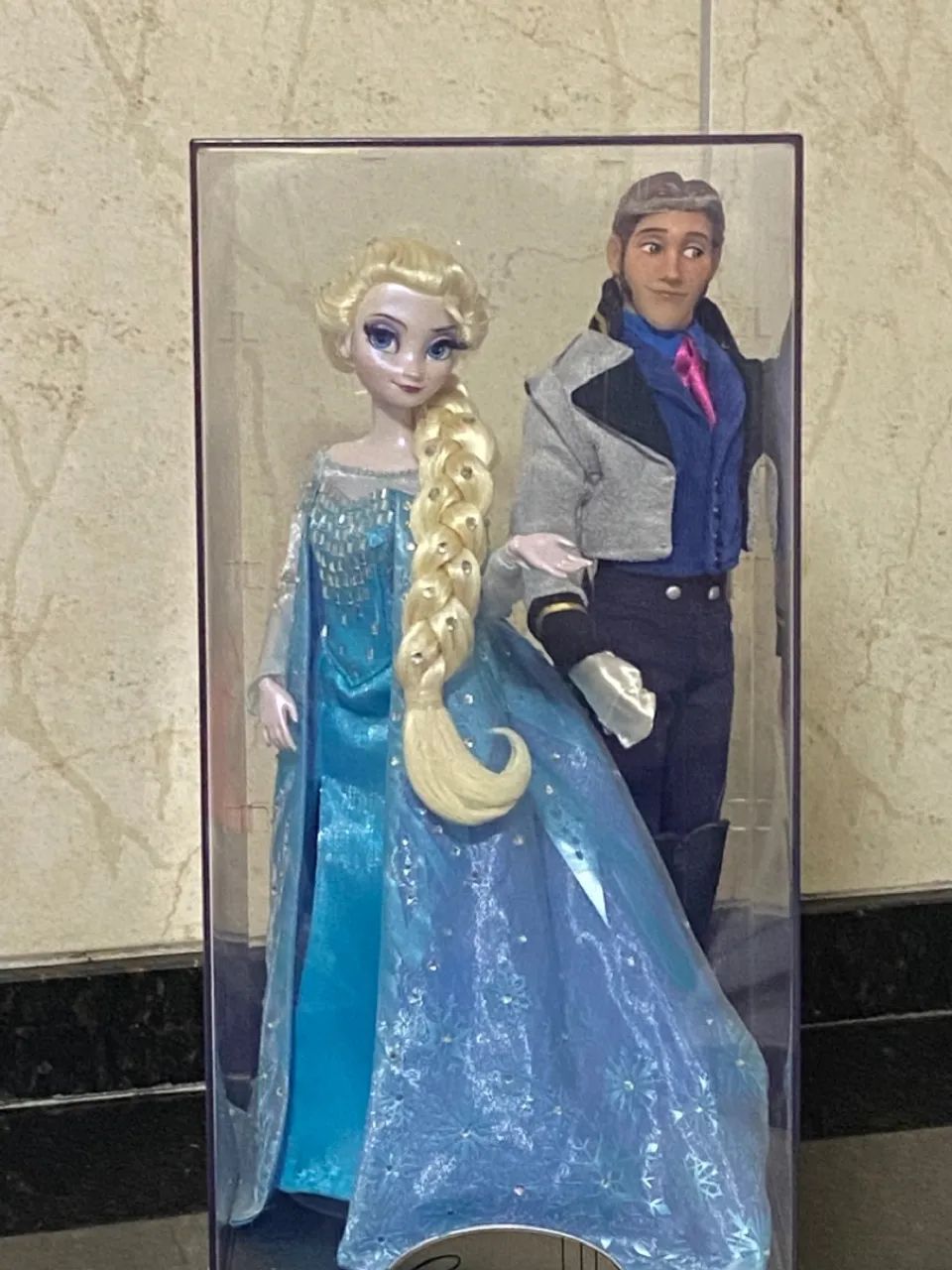 Boneca Disney Fairytale Designer Collection Elsa e Hans ( Ler descrição) - Foto 2
