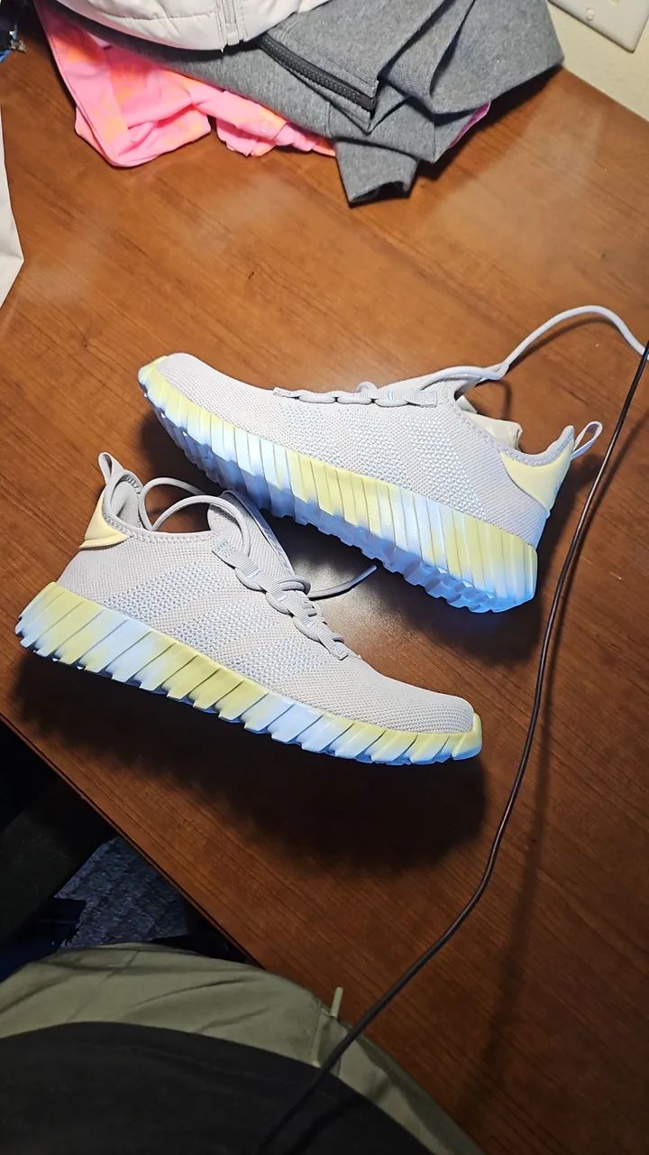 Tênis Adidas 