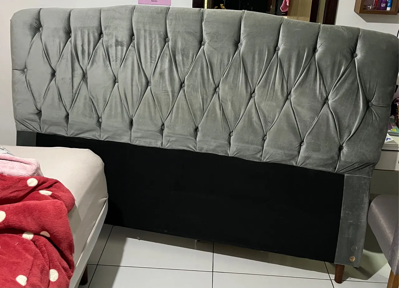 Cabeceira de Cama Estofada Cinza