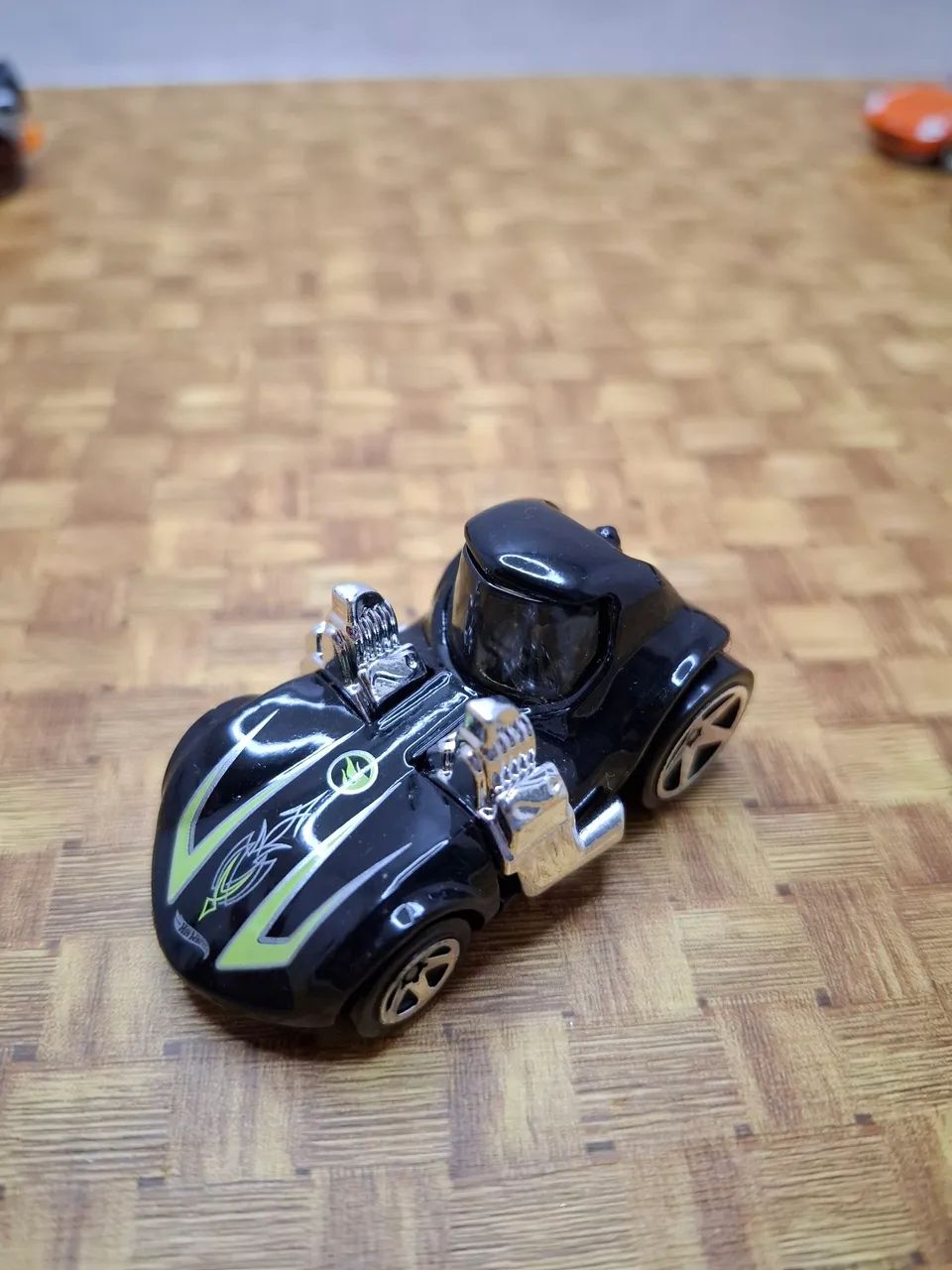 Kit com 4 HotWheels (1 T-Hunt) + brinde! - Foto 2
