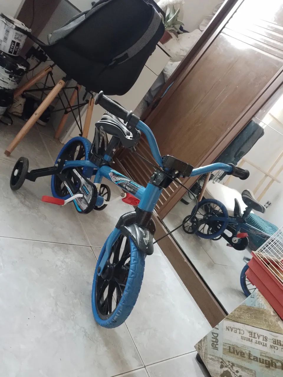 Bicicleta infantil com rodinhas em estado excelente - Foto 3