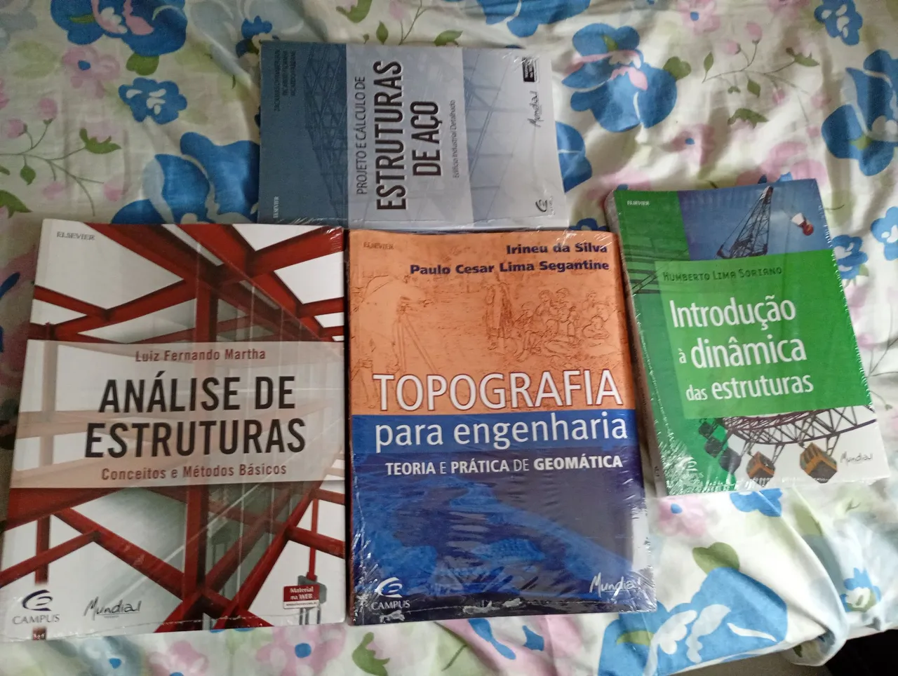 Livros de Engenharia Civil - Topografia, Análise de Estruturas e Dinâmica das Estruturas