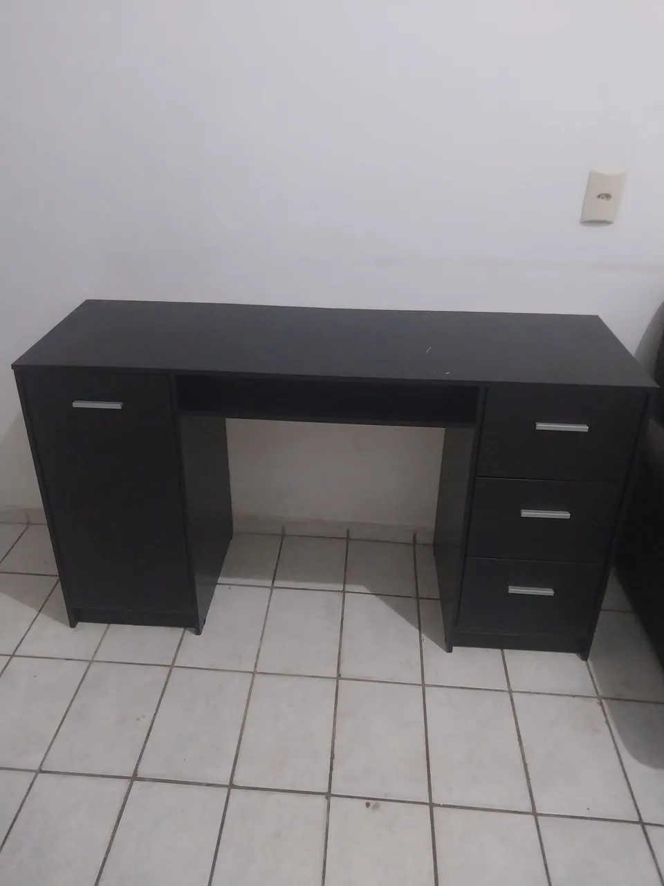 Mesa de Escritório Preta com Gavetas