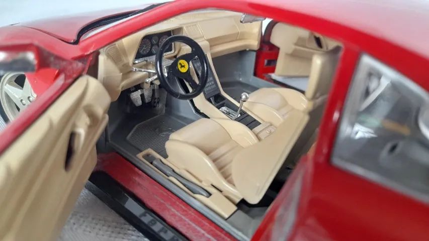 miniatura da Ferrari 348 tb 1989 1:18, maisto  Burago vermelha 3039 importada. Feita na It - Foto 4