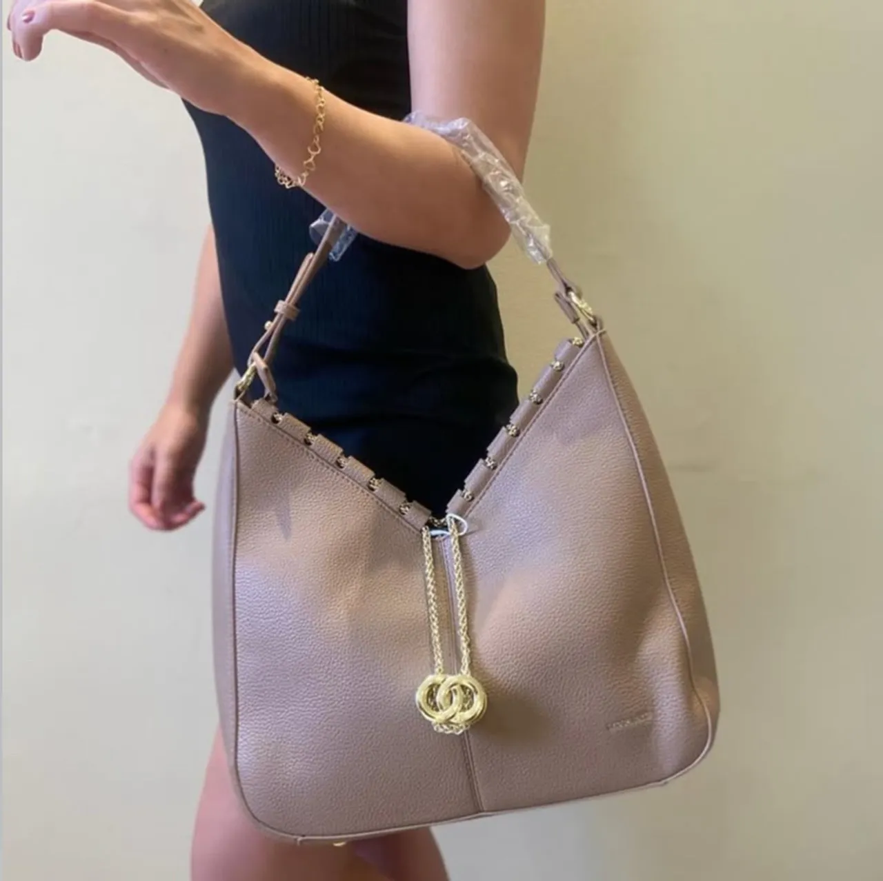 Bolsa Michael Kors Clássica - Elegância e Estilo!