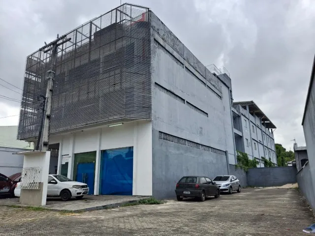 Prédio Comercial 2.000m² c/ 3 Andares na Principal da Cachoerinha ótimo para Faculdades