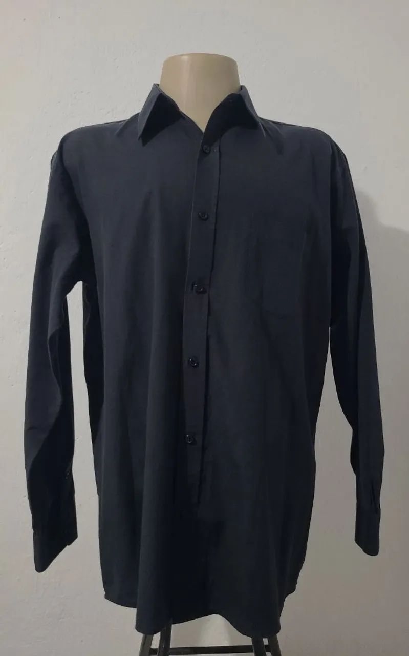 Camisa social Preta tamanho G, bonita, elegante, original, bem confortável, tecido macio. 