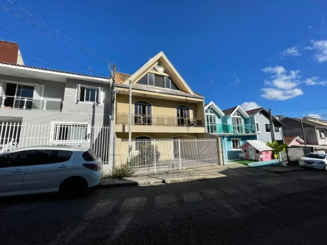 VENDA OU PERMUTA - TRIPLEX (4 QUARTOS + ATICO) EM CONDOMINIO NO XAXIM R$: 550.000