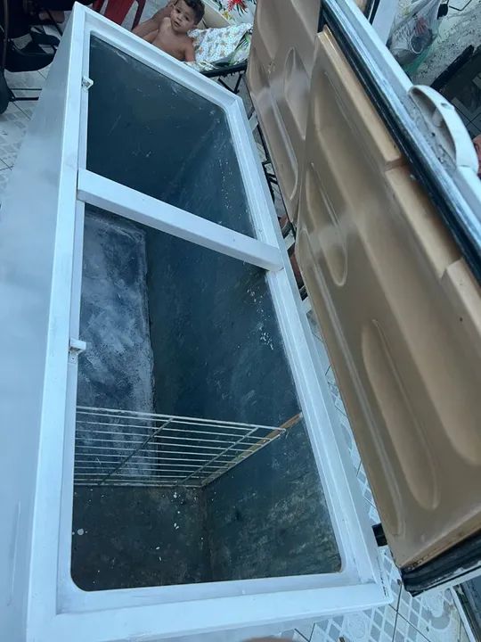 Freezer 2 portas grande gelando muitoooo - Foto 4