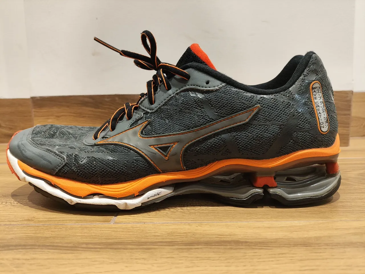 Tênis Mizuno Wave Creation