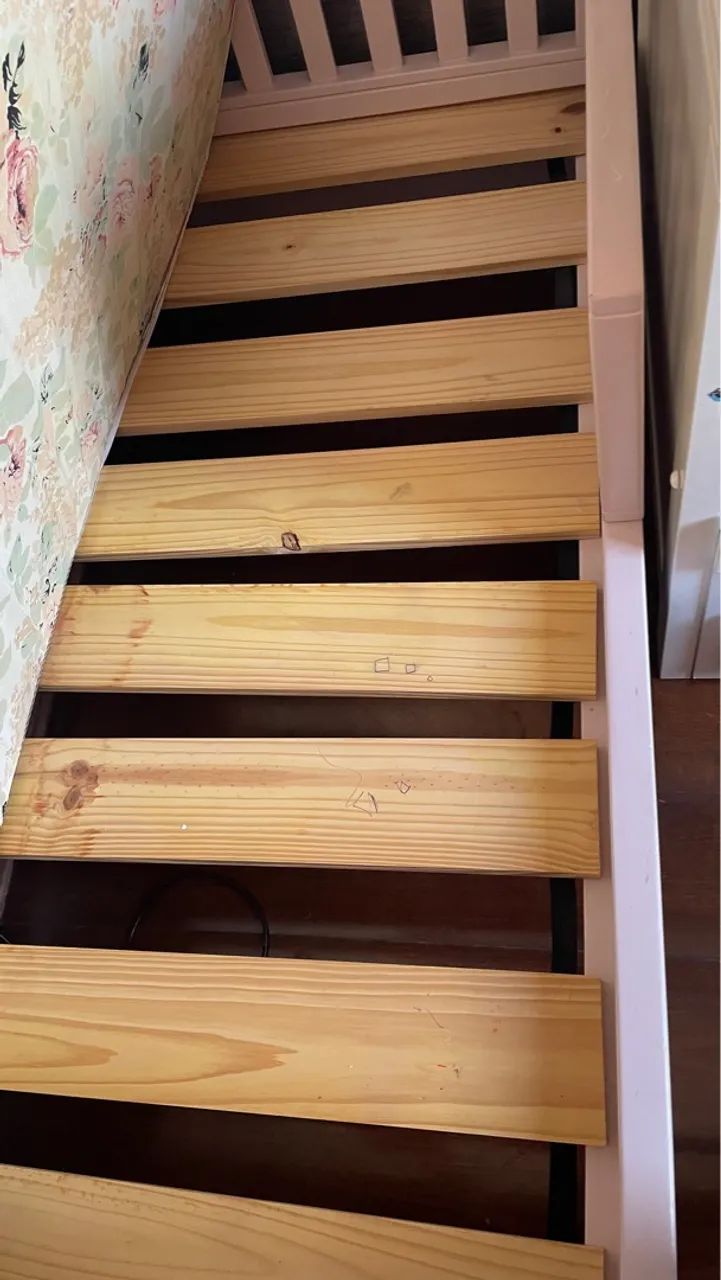 Cama de madeira maciça laqueada tamanho junior  - Foto 4