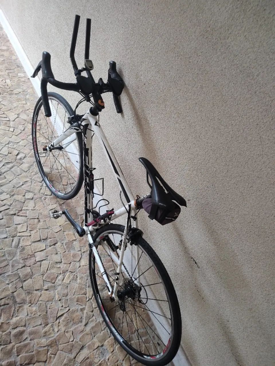 Bicicleta de Speed com peças Shimano - quadro tam 51 First - Foto 2