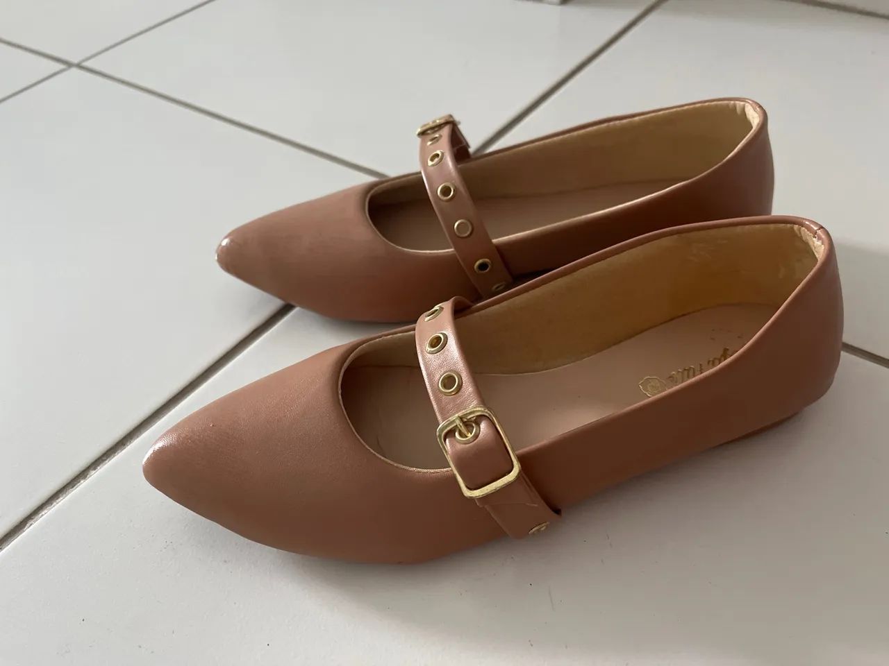Sapatilhas Femininas com Fivela