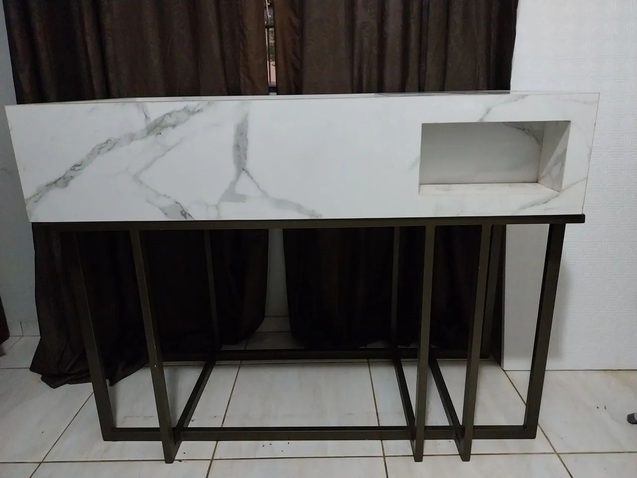 Bancada com cuba esculpida em porcelanato 