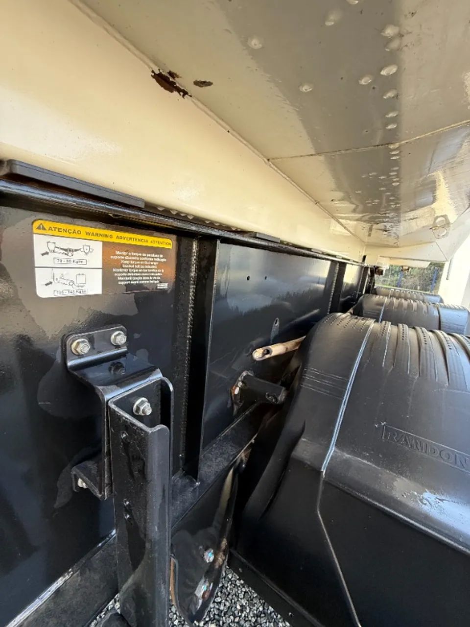 CARRETA BASCULANTE RANDON 2019 40M3 3 EIXOS - Foto 2