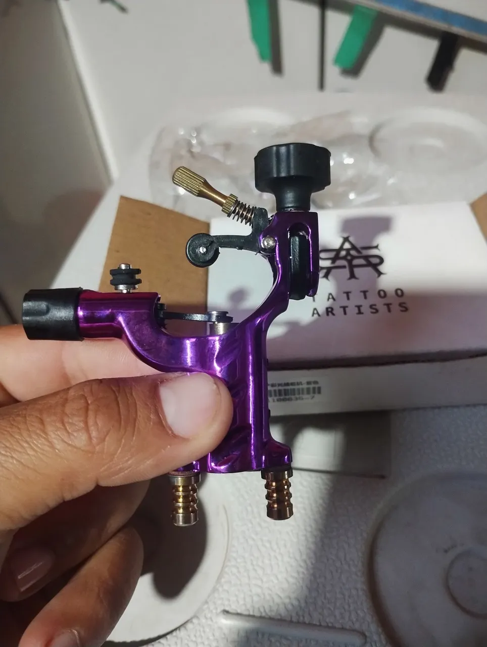 Máquina de tatuagem rotativa roxa