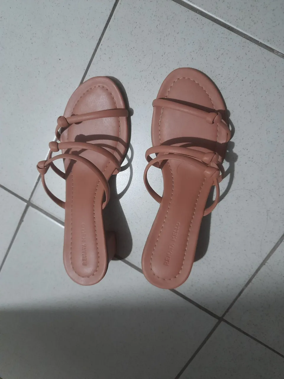 Sandália Rasteirinha Renata Mello - Conforto e Estilo