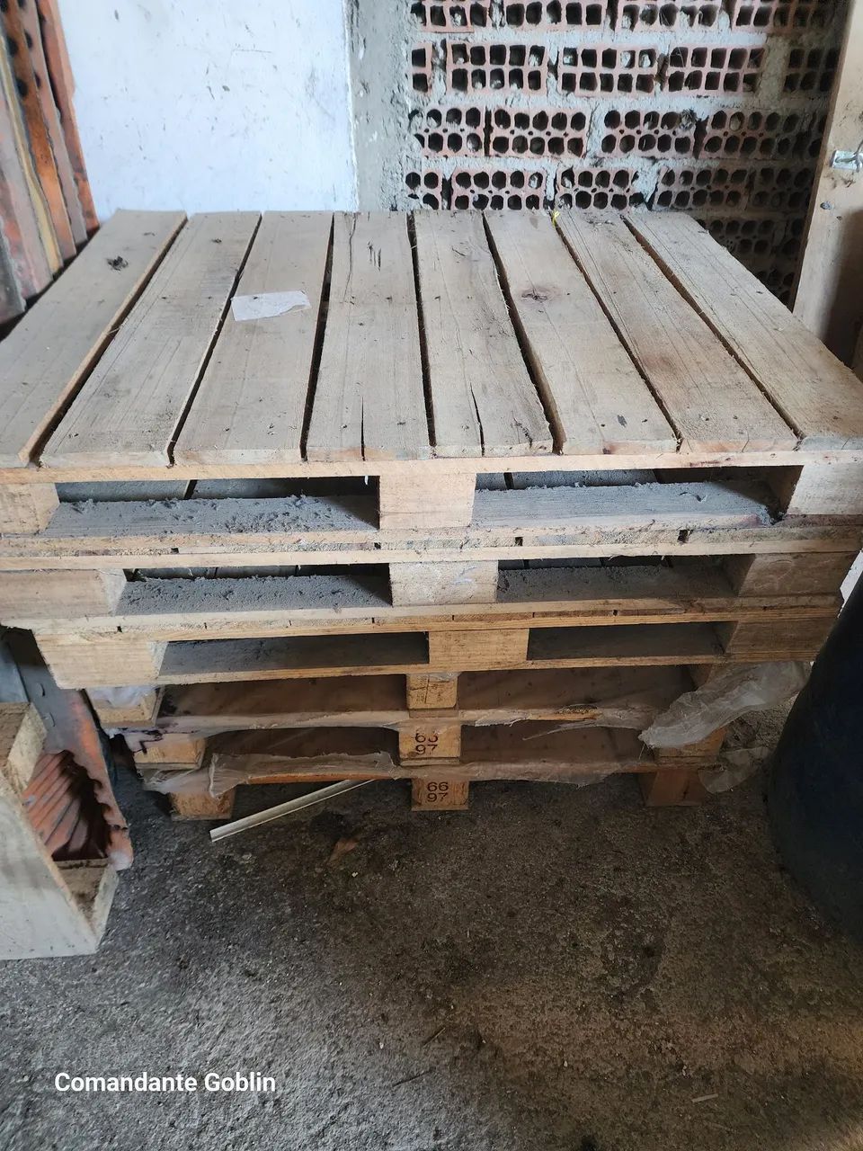 Paletes de madeira em ótimo estado 
