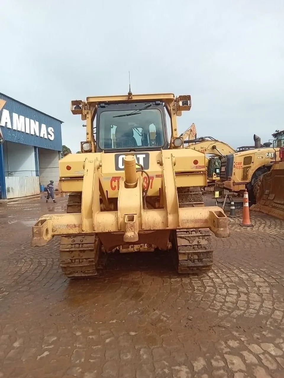 Trator de Esteira Caterpillar D6T - Foto 4