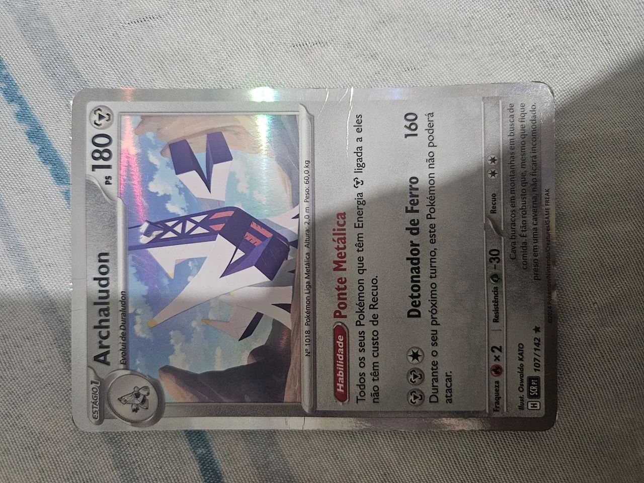 Cartão Pokémon Archaludon - 107/142 - SCR
