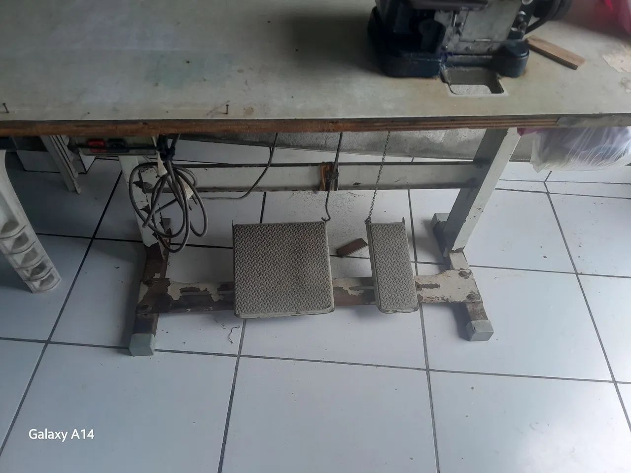 Máquina de Costura Overlock Industrial - Foto 2