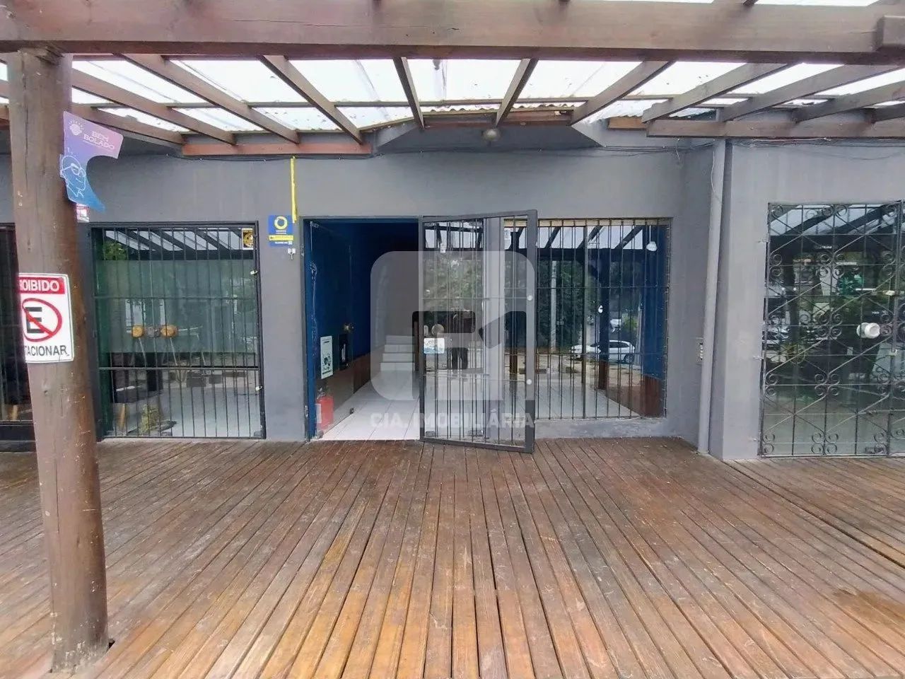 Loja de 2 andares no Porto da Lagoa - Foto 2