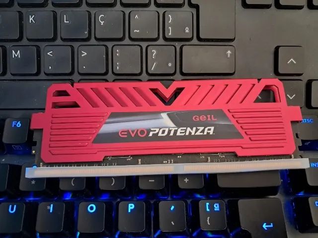 MEMÓRIA 16GB DDR4 PARA PC GAMER