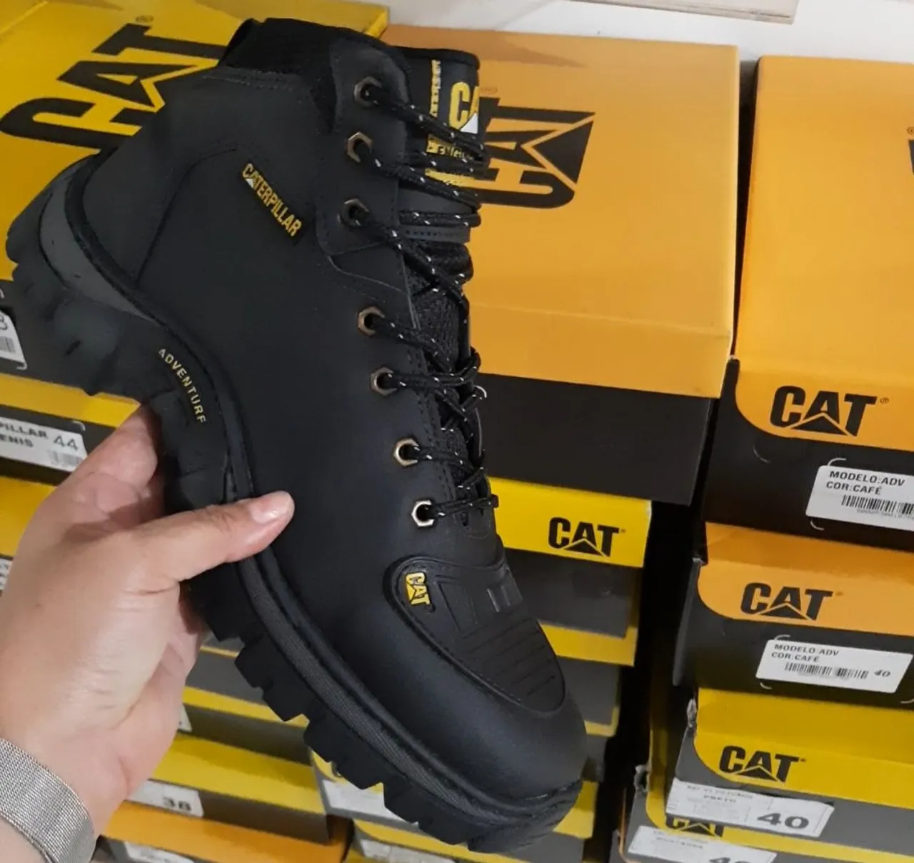 Bota Caterpillar Adventure - Preto