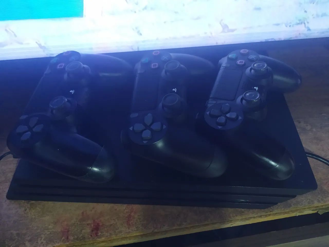 Playstation 4 PRO 1TB 3 controles 2 jogos físicos ps4 - Foto 3